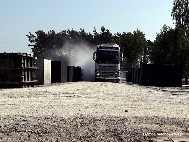 Magazyn szamb betonowych gotowych do transportu do Siewierz - certyfikowane zbiorniki z atestem